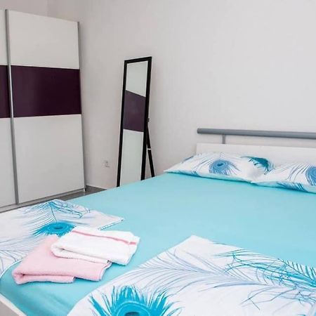 Apartment Vodice - Lovric Екстериор снимка