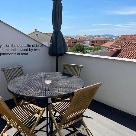 Apartment Vodice - Lovric Екстериор снимка