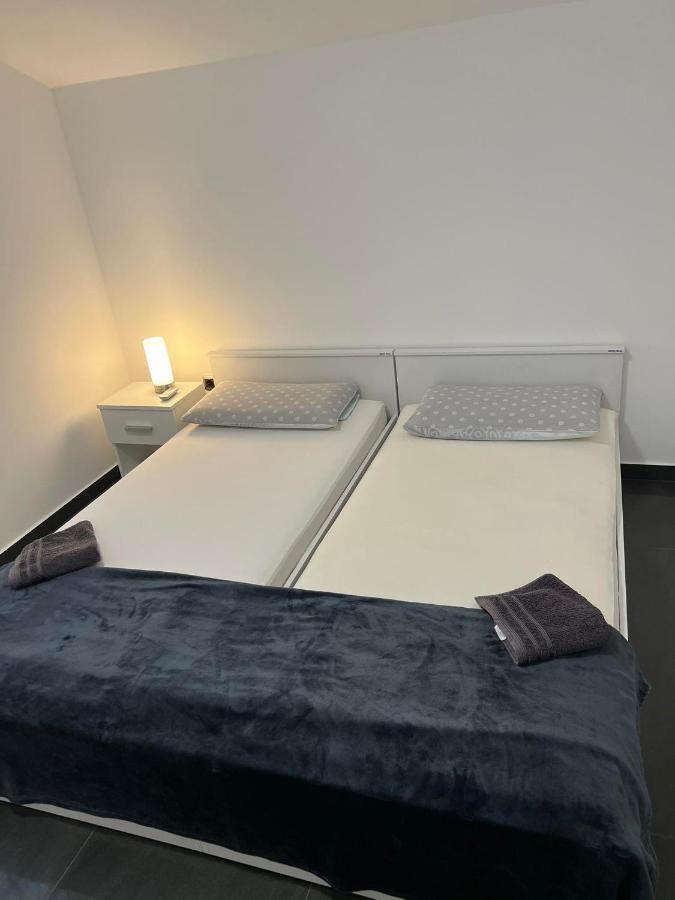 Apartment Vodice - Lovric Екстериор снимка