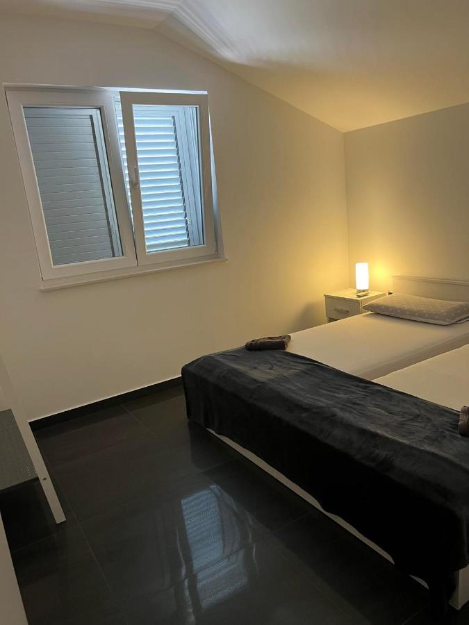 Apartment Vodice - Lovric Екстериор снимка