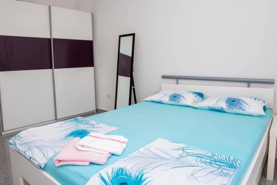 Apartment Vodice - Lovric Екстериор снимка