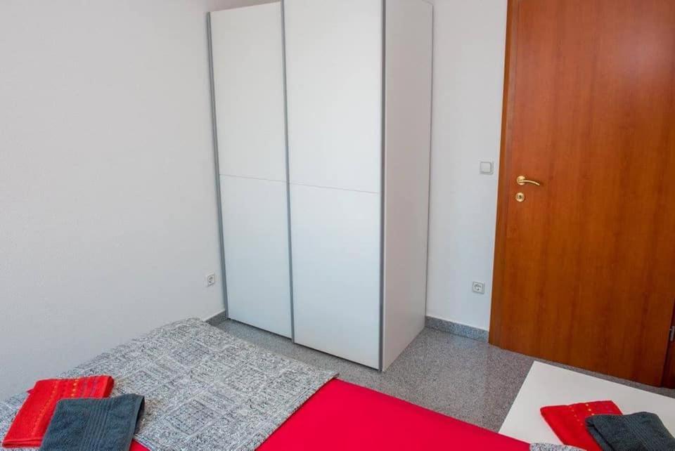 Apartment Vodice - Lovric Екстериор снимка