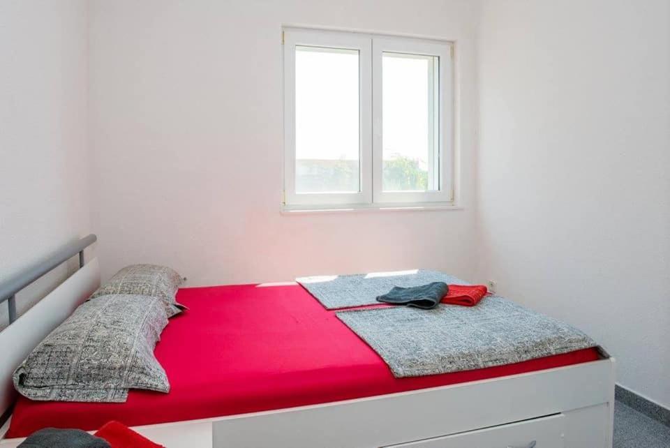 Apartment Vodice - Lovric Екстериор снимка