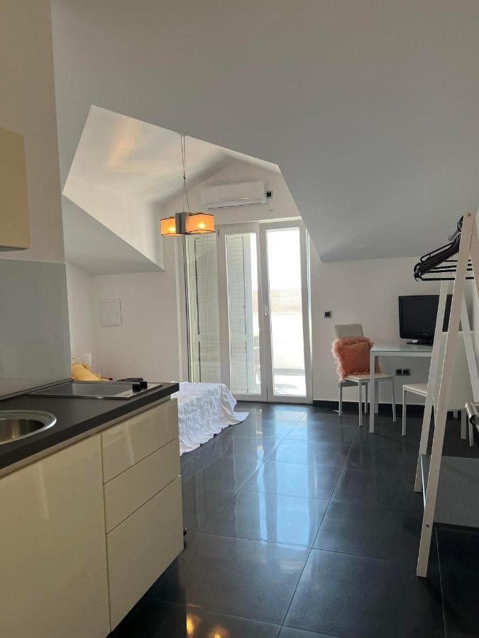 Apartment Vodice - Lovric Екстериор снимка