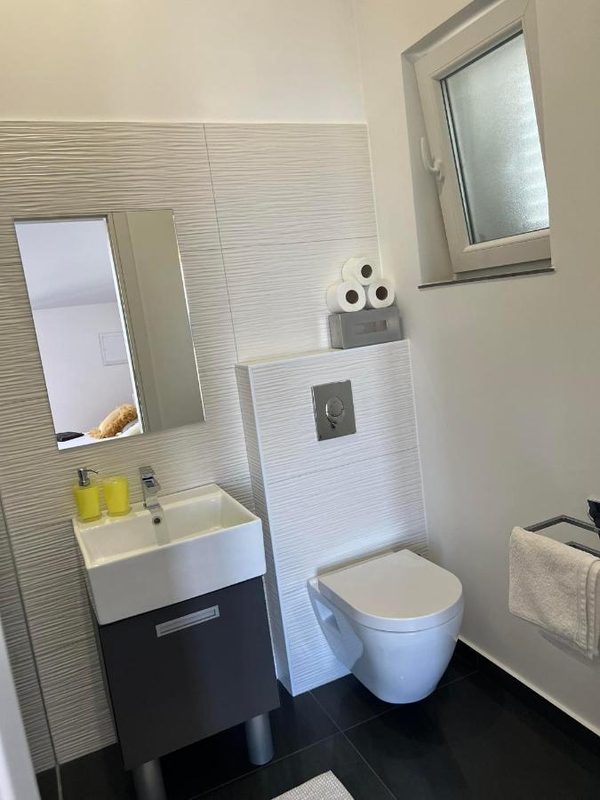 Apartment Vodice - Lovric Екстериор снимка